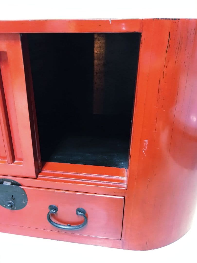 赤い漆塗りの楕円形のローキャビネット　和モダン　神奈川県座間市での引き渡し可