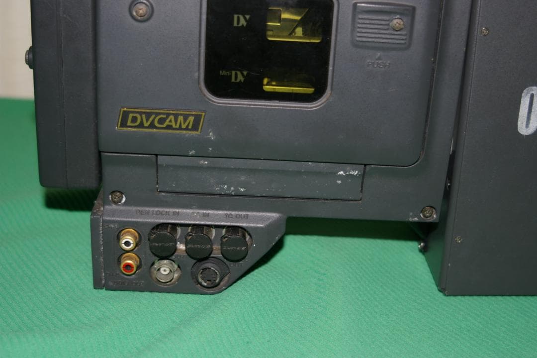 ソニーDVCAM　DSR-1とサンドレックVA-10ポータブル化ジャンク品