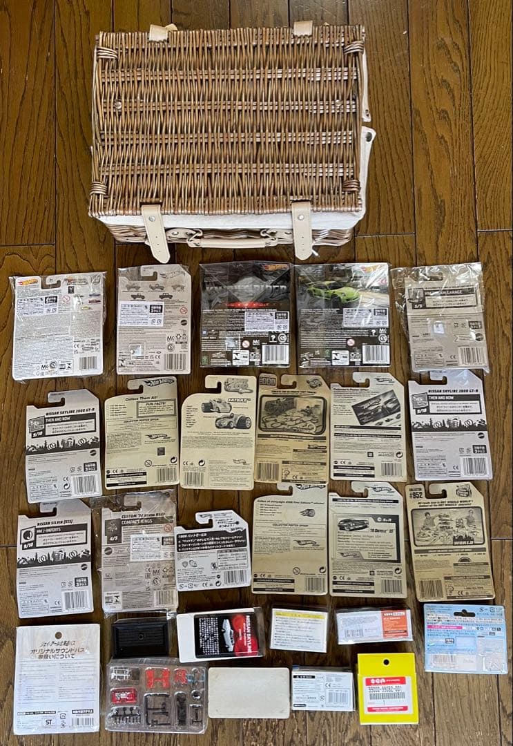 ミニカー27台(ホットウィール HotWheels 他) +バスケット