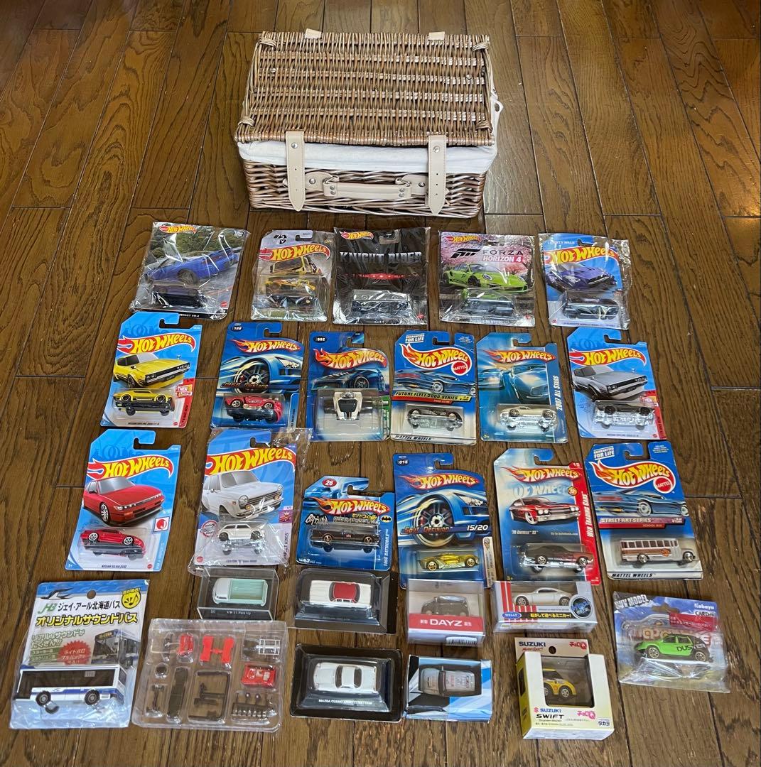 ミニカー27台(ホットウィール HotWheels 他) +バスケット