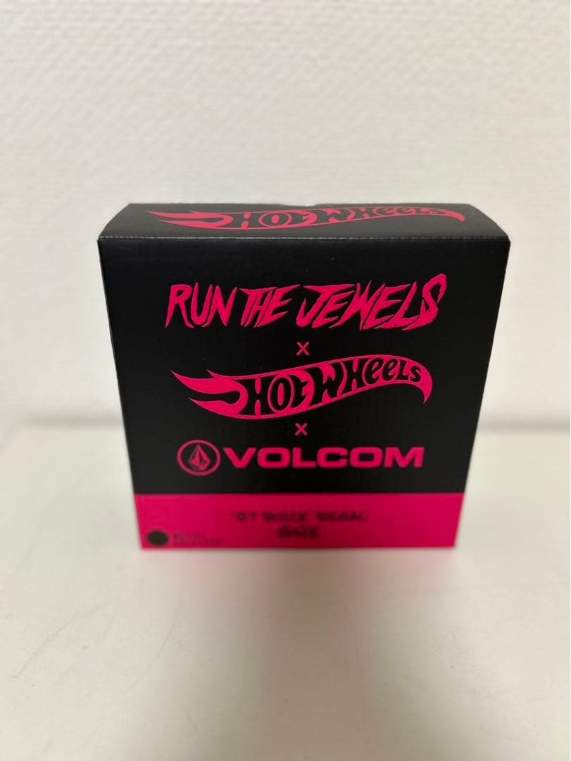 限定！レア品！volcom ホットウィール　ミニカー　ショップ袋付き