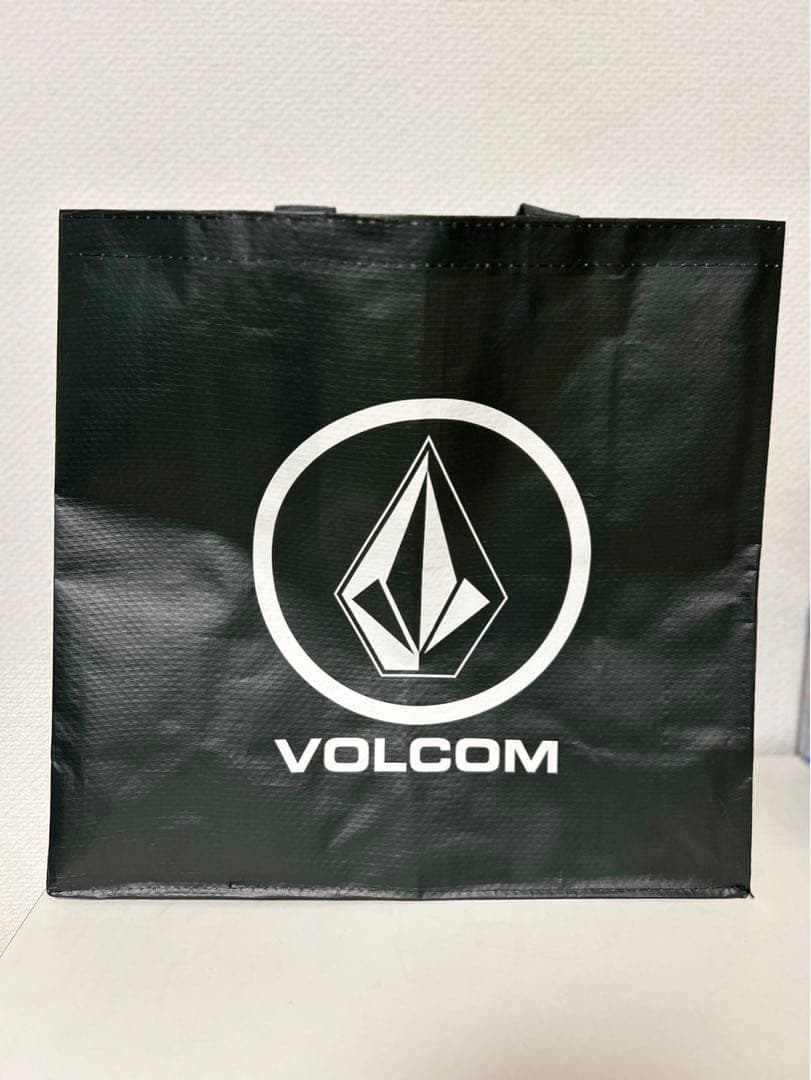 限定！レア品！volcom ホットウィール　ミニカー　ショップ袋付き