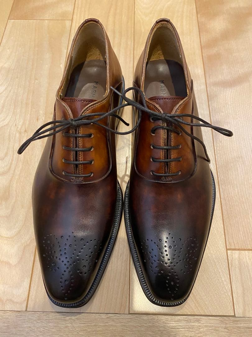 【美品】マグナーニ　ビジネスシューズ