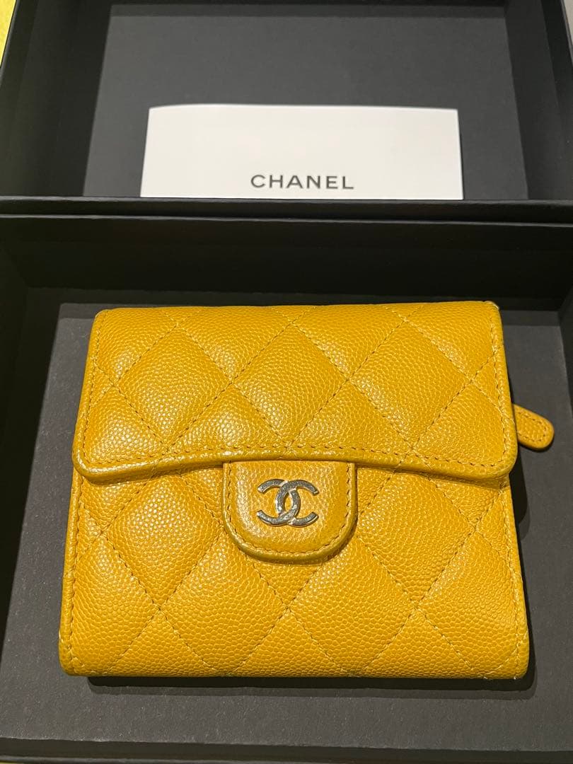CHANEL キャビアスキン　イエロー　美品