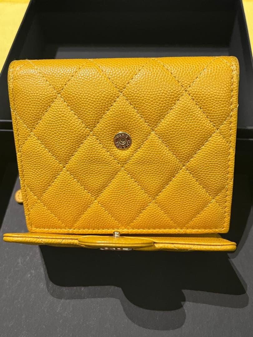 CHANEL キャビアスキン　イエロー　美品