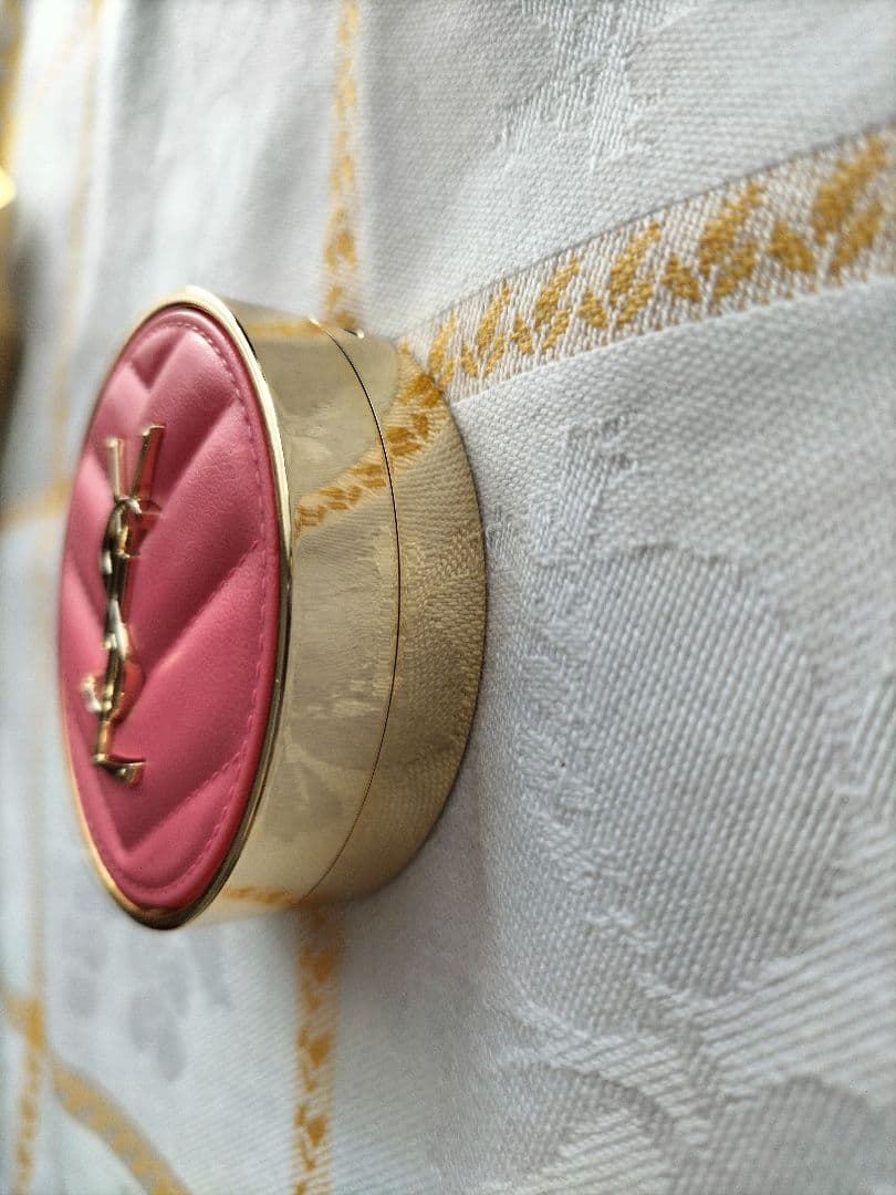 【新品・未使用】イヴ・サンローラン　 メイクミーブラッシュ パウダーS ９３他