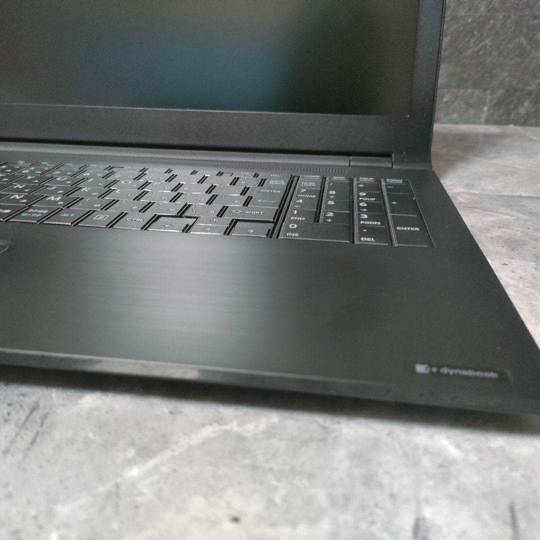 【美品】dynabook corei5 第8世代 メモリ16 新品SSD256