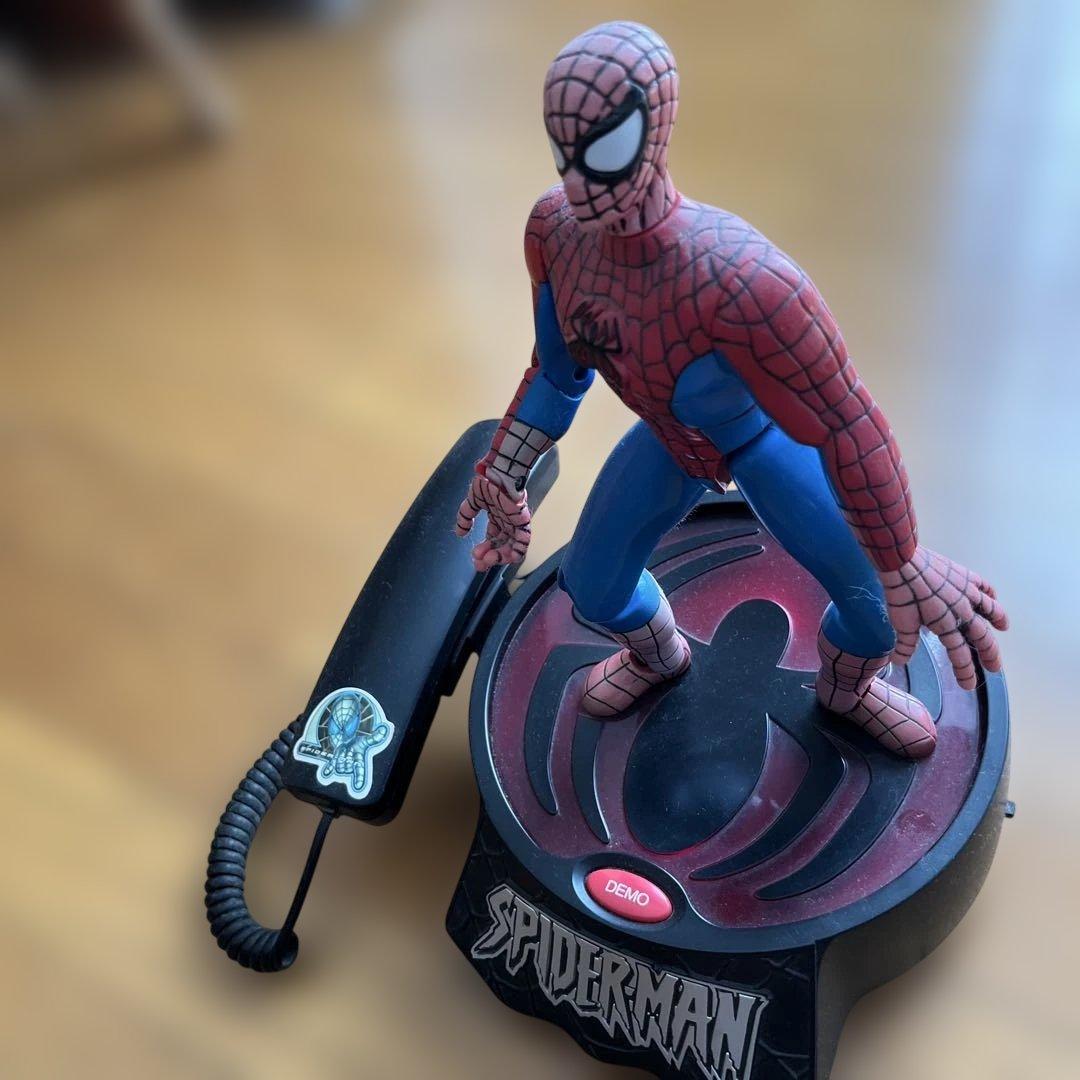 スパイダーマン フィギュア型電話