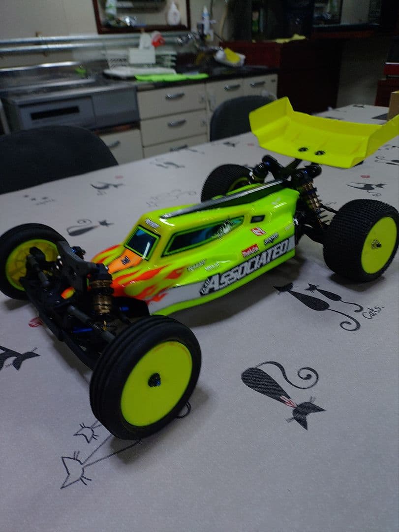 ASSOCIATED/アソシエイテッド B6.4Dダート用　メカ付き