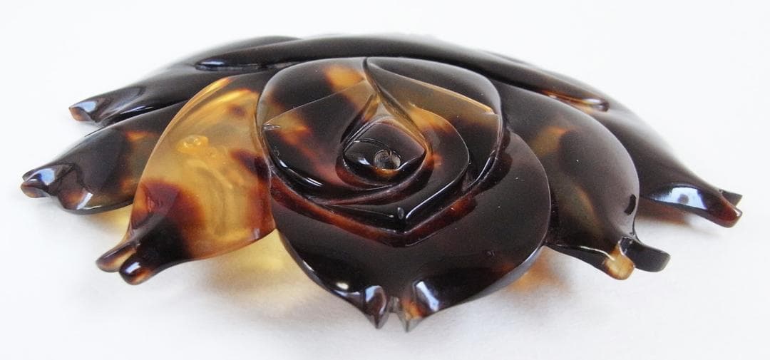 ★鼈甲（べっ甲）無垢・大きな薔薇（バラ）のブローチ★新品★　鼈甲保証★