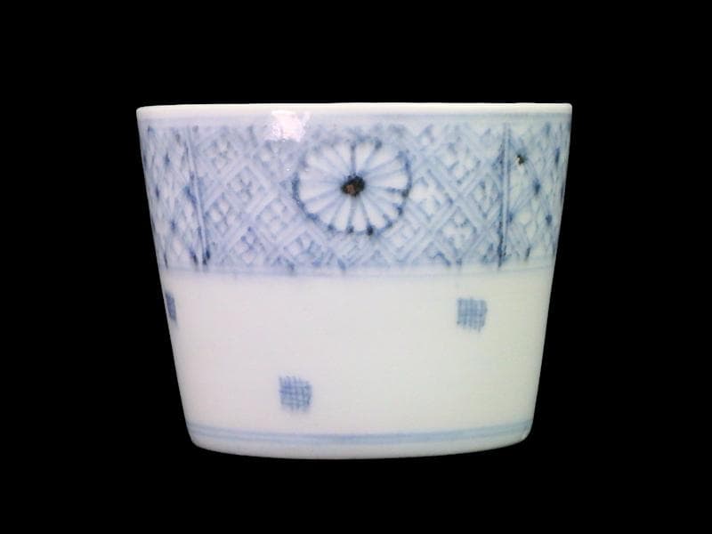 古伊万里　染付　四方襷紋に菊花の図　蕎麦猪口　A666AS-fbto