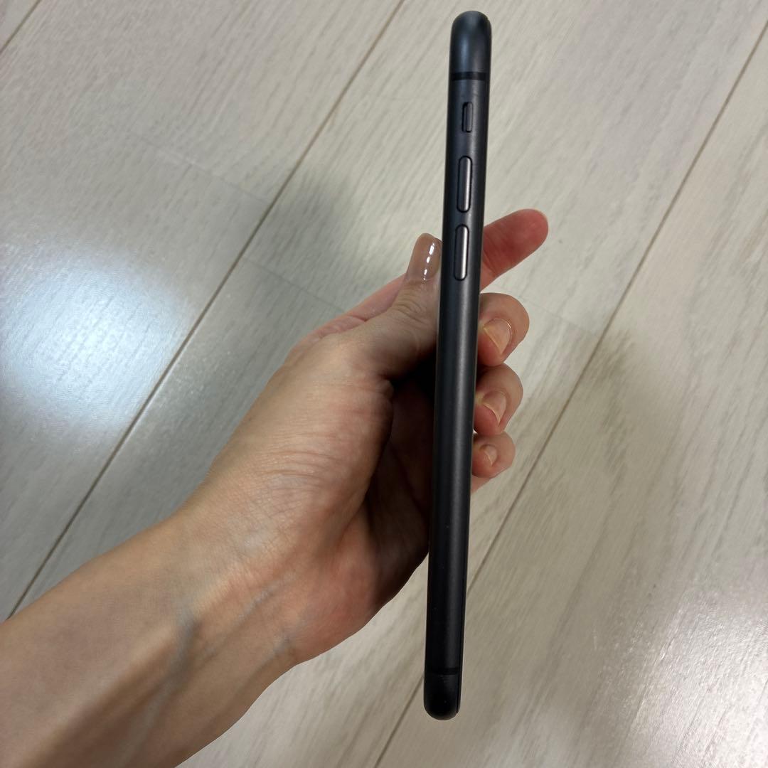 Apple iPhone 11 本体 ブラック64GB