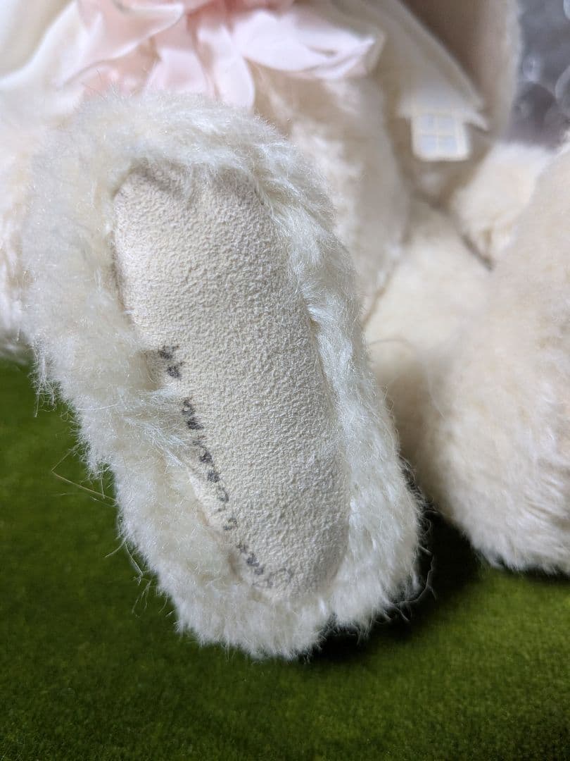 海外アーティスト垂れ耳ラビット