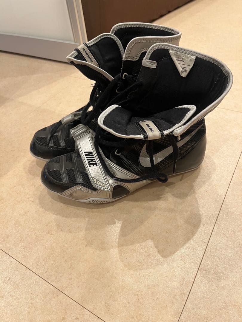 NIKE ボクシングシューズ ハイカット ブラック/シルバー
