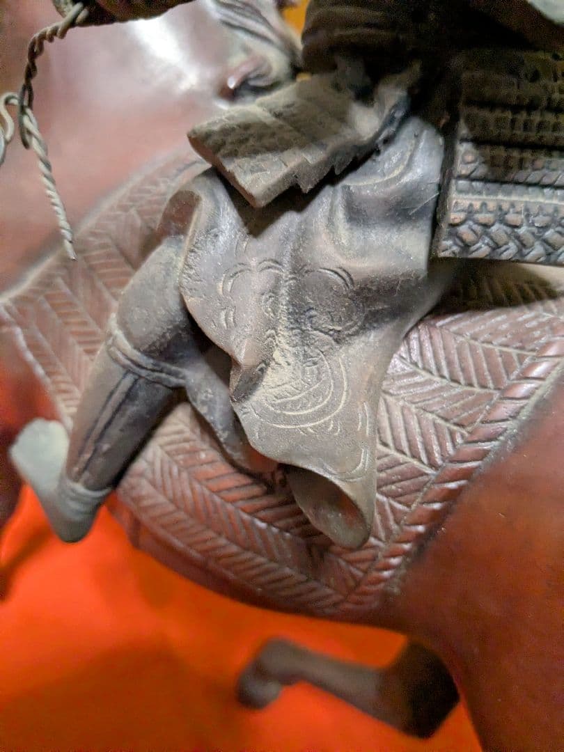 金工秀正造銅製騎馬武者像、超細密彫り、時代物！（干支の馬とは出来が違う美術品）