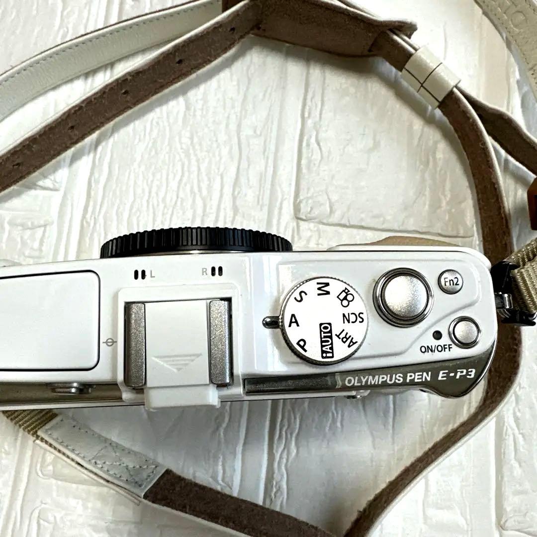 【レンズ３本・カメラはサービス】匿名送料無料　オリンパスPEN EP3