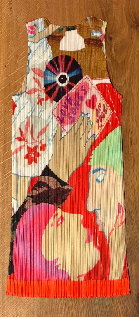 プリーツプリーズ　ラミア•ズィアデ　コラボ　レア　トップス