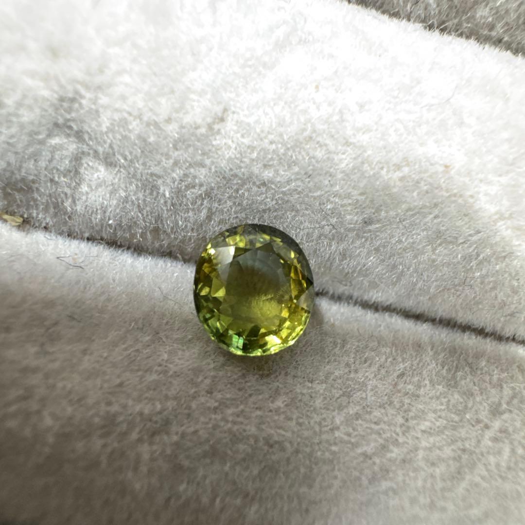 天然グリーンサファイア　0.840ct