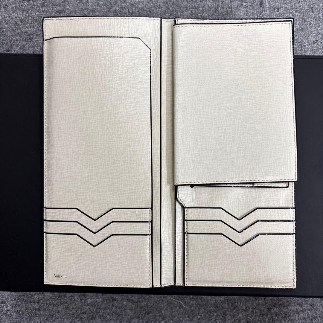valextra パスポートケース