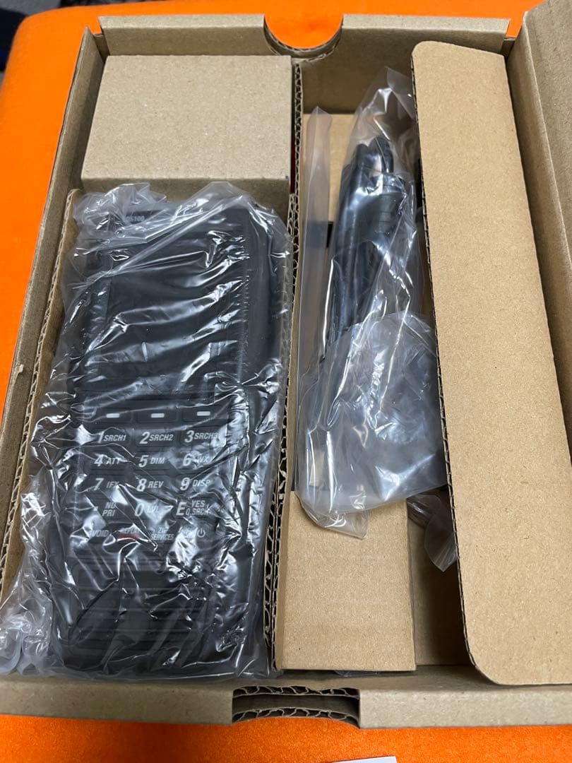 Uniden SDS100 True I/Q スキャナー