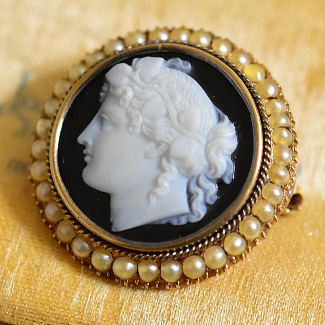 ヤシの木 アンティーク 18金刻印あり 非加熱黒瑪瑙のカメオブローチ