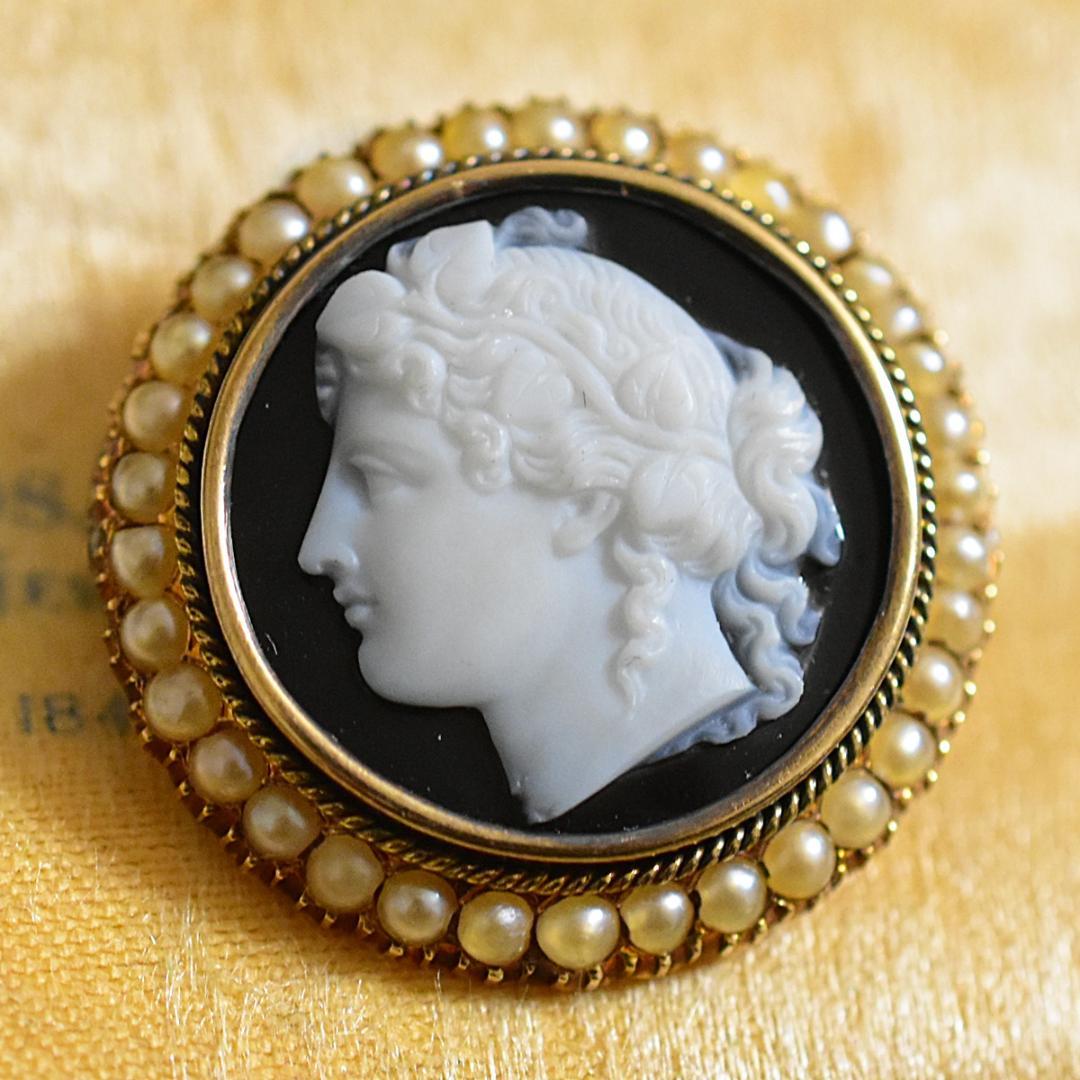 ヤシの木 アンティーク 18金刻印あり 非加熱黒瑪瑙のカメオブローチ