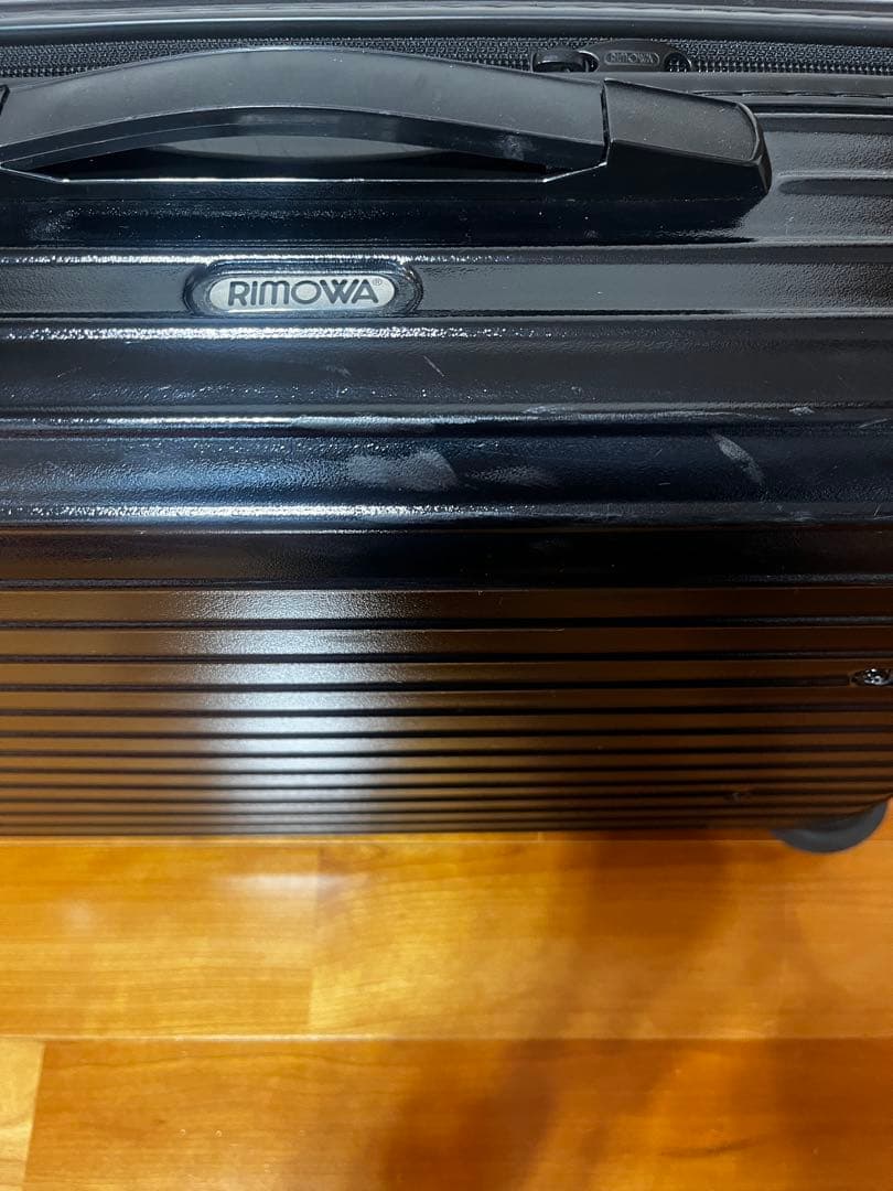 RIMOWA ブラック キャリーケース 機内持ち込み可　2輪