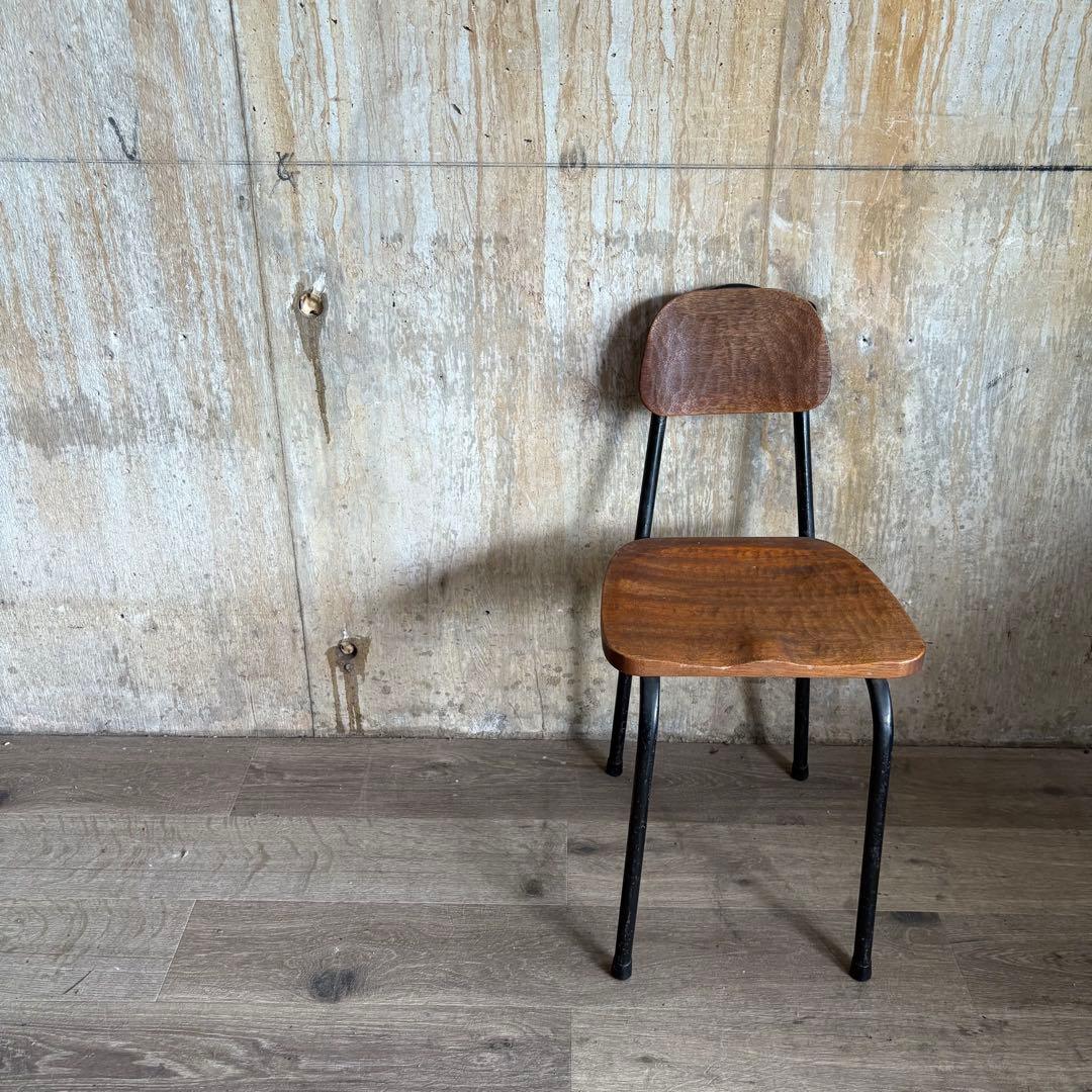 ヴィンテージチェア　古材×パイプ　リメイク　子供椅子　学校椅子　黒