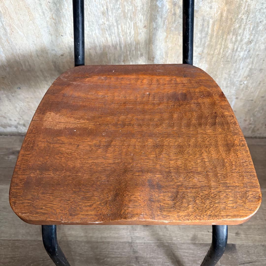 ヴィンテージチェア　古材×パイプ　リメイク　子供椅子　学校椅子　黒