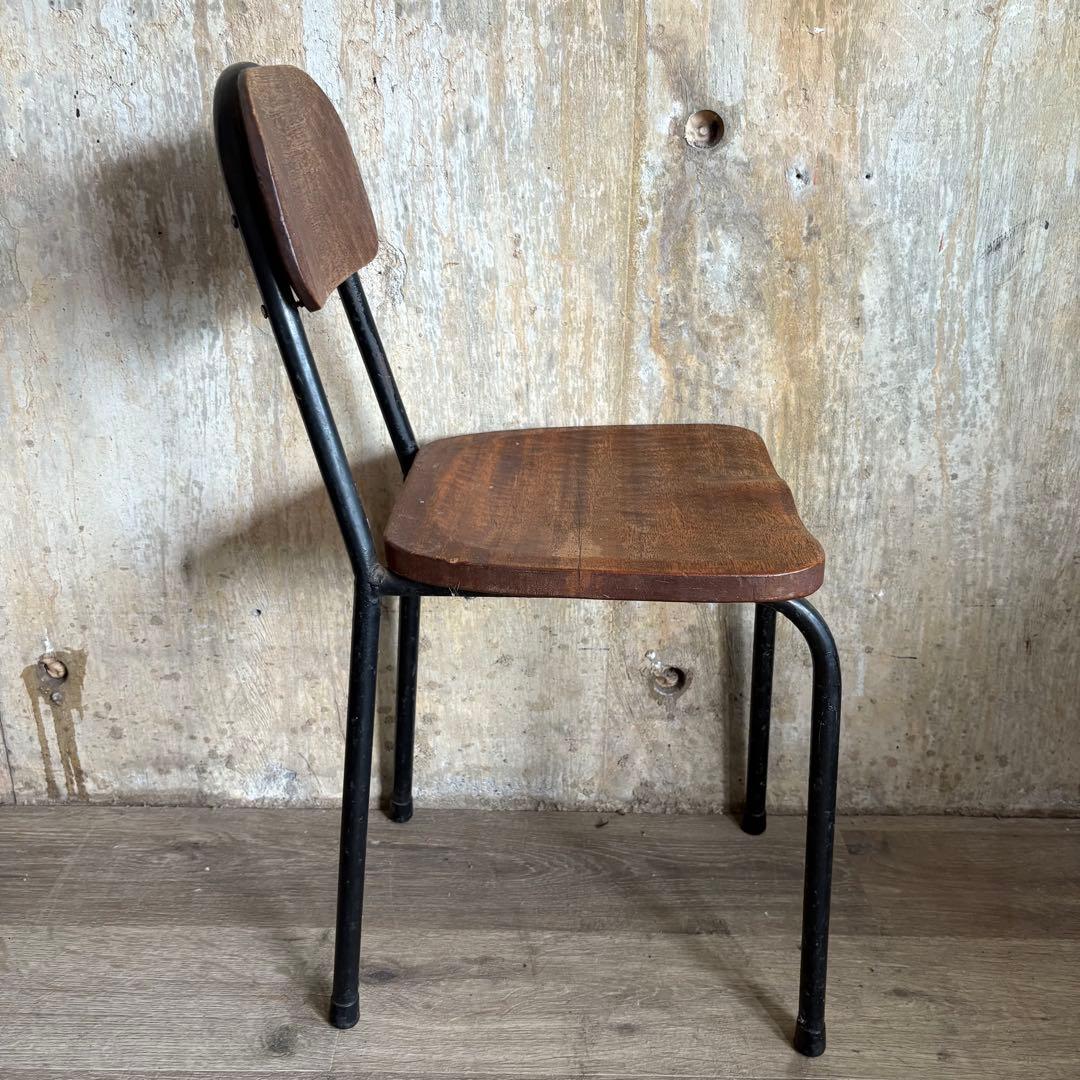 ヴィンテージチェア　古材×パイプ　リメイク　子供椅子　学校椅子　黒