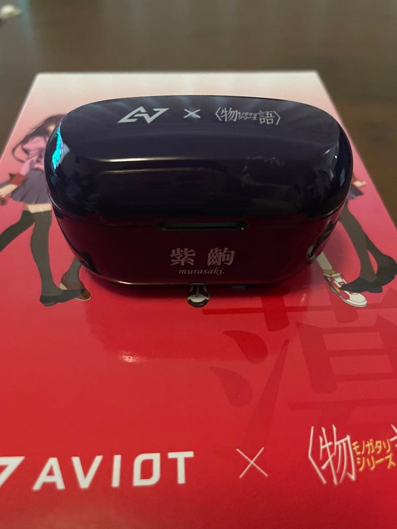 AVIOT 物語シリーズコラボ　ワイヤレスイヤホン