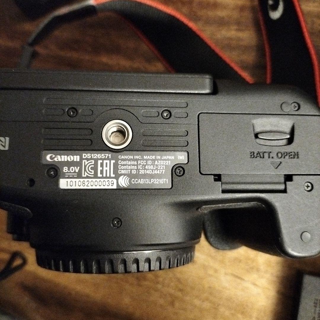 キヤノンイオスキス　X8i18〜55㍉ZoomLens日本製