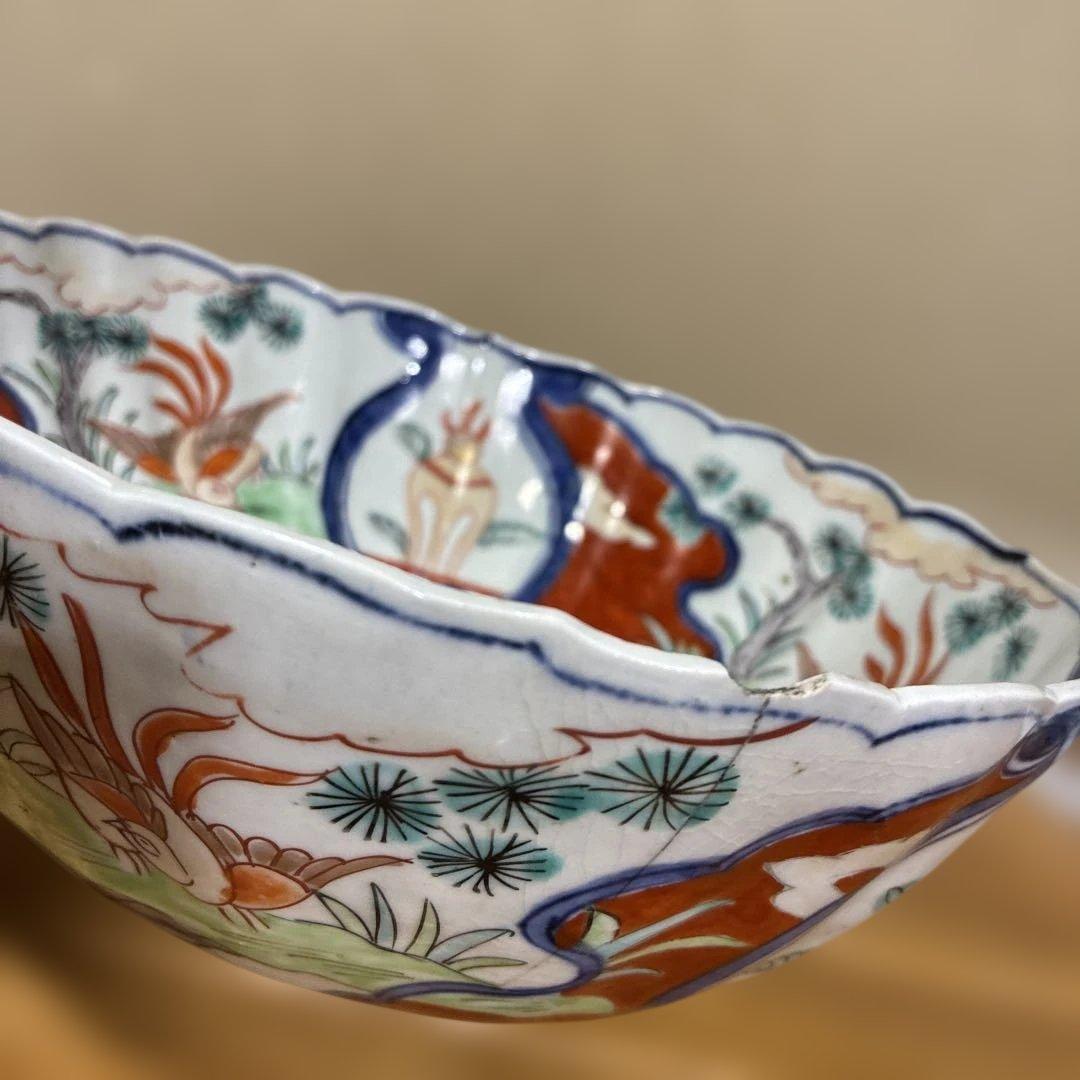 大鉢　色絵　輪花器　波型の青赤花模様菓子器