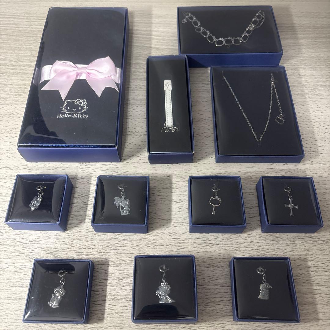 【Sanrio】Hello Kitty　ご当地キティ　アクセ　ジャージ　etc