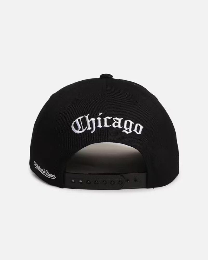 ミッチェルアンドネス シカゴブルズPRO PINCH SNAPBACKキャップ