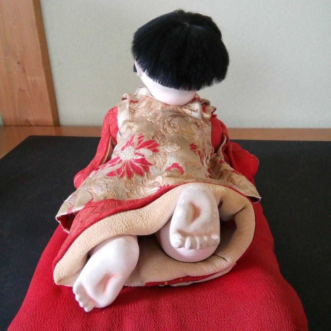 ハイハイ人形。