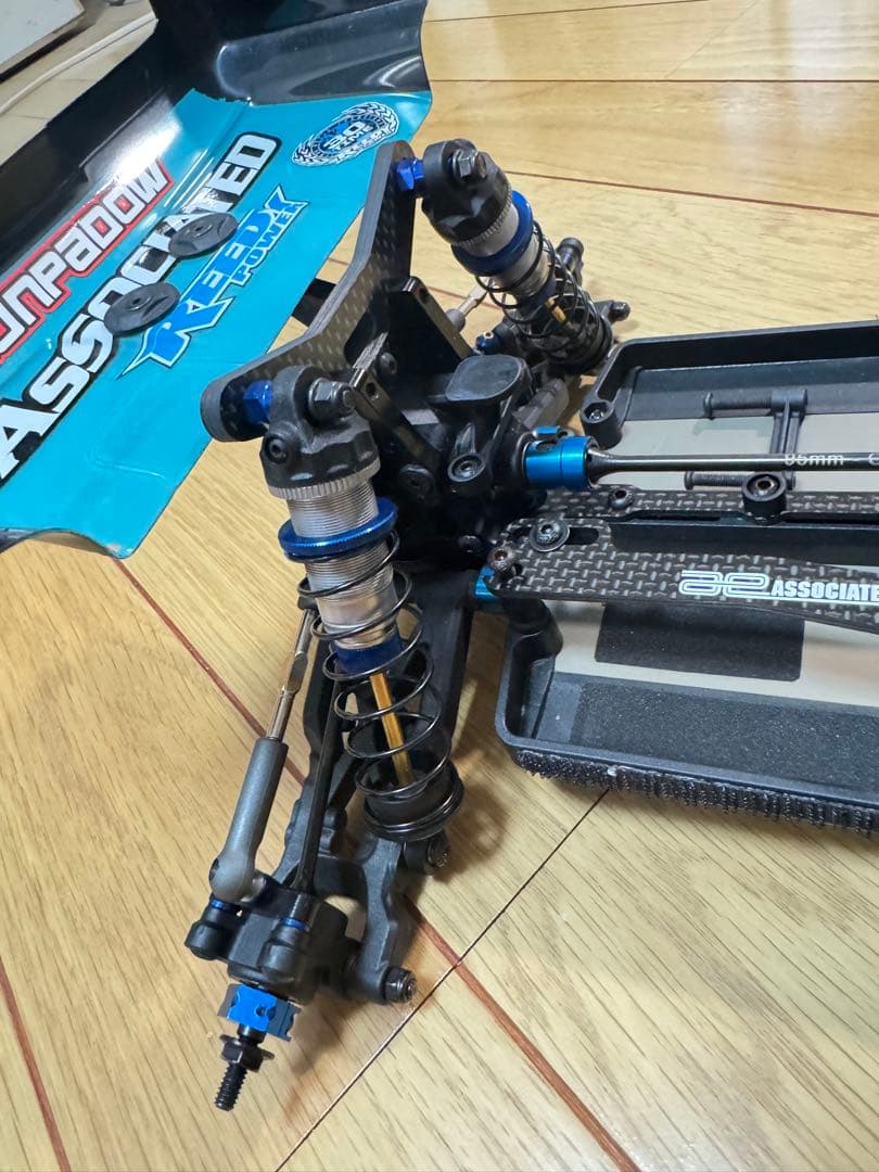 アソシエイテッド RC10B74.1