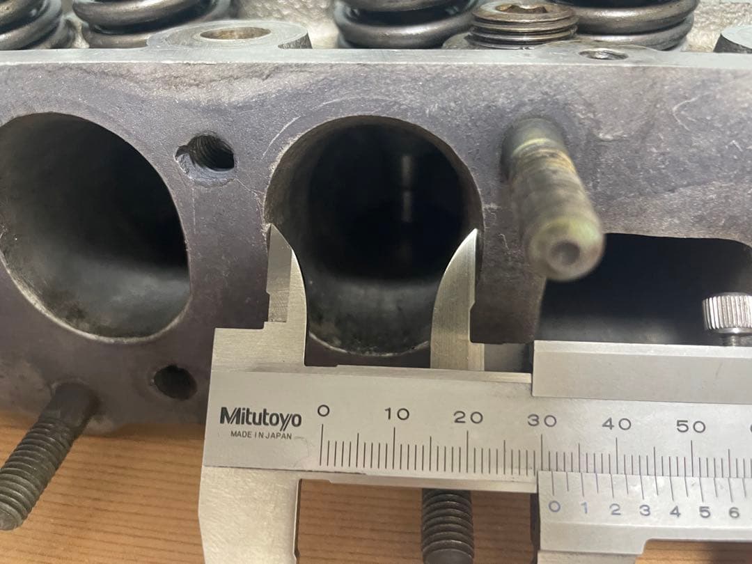 ニッサンサニー日産A型楕円ポートヘッドB110GX A12A TOMEI