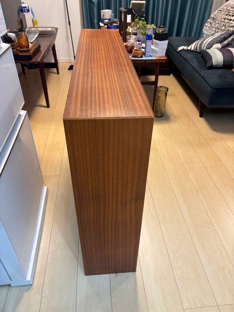 ウッド調ガラス扉キャビネット