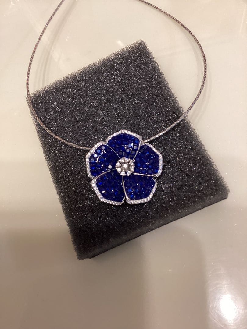 ハートちゃん❣️ミステリーセッティングブルーサファイアブローチ