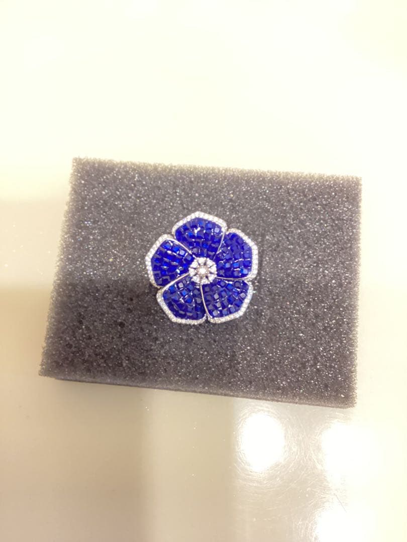 ハートちゃん❣️ミステリーセッティングブルーサファイアブローチ