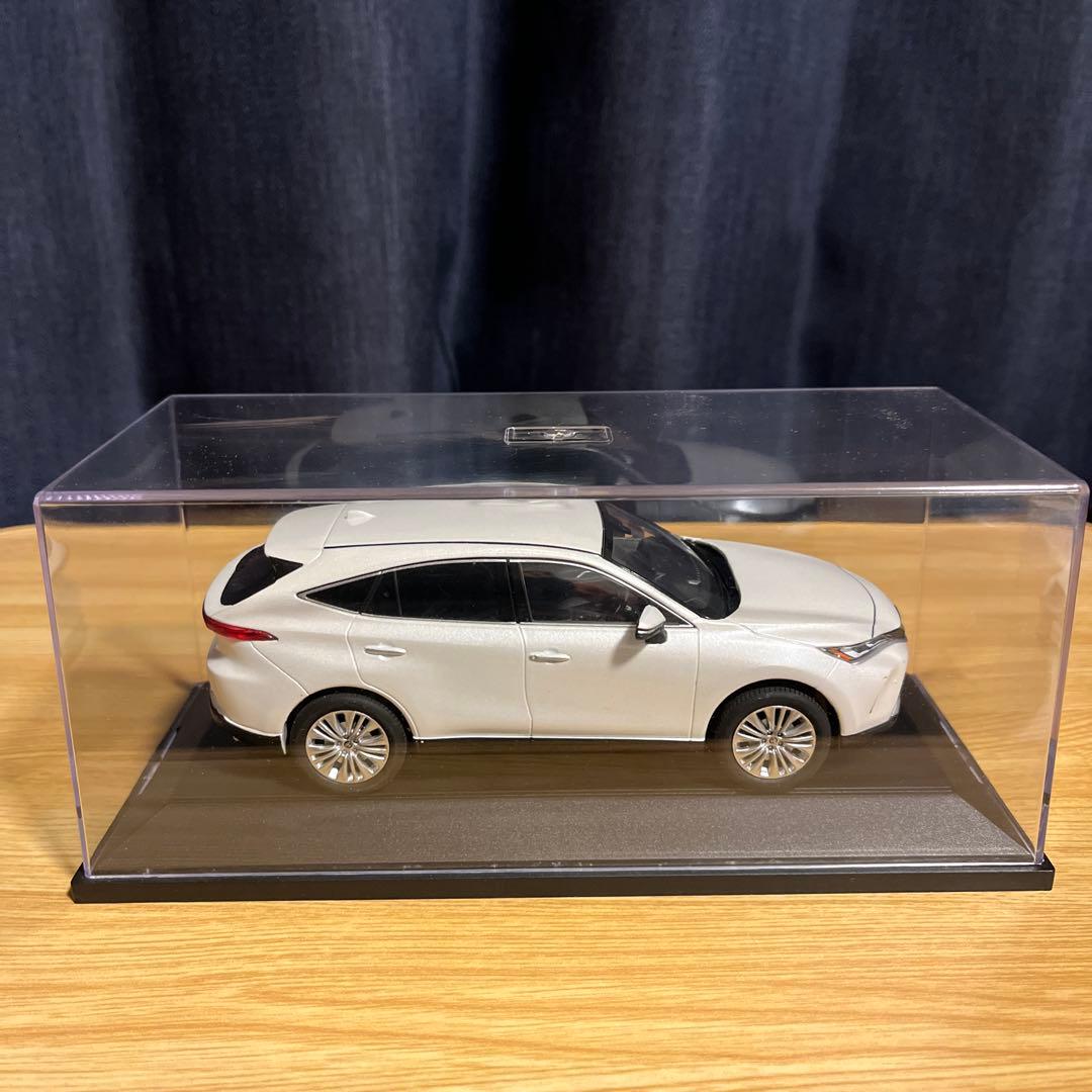 ★トヨタ　ハリアー80　ホワイトパールクリスタルシャイン　カラーサンプル