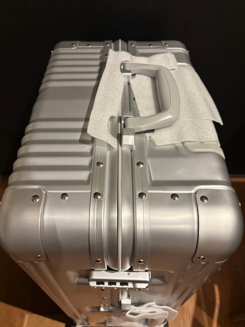 【新品未使用】送料込み 65L メルセデスベンツ　キャリーケース　スーツケース