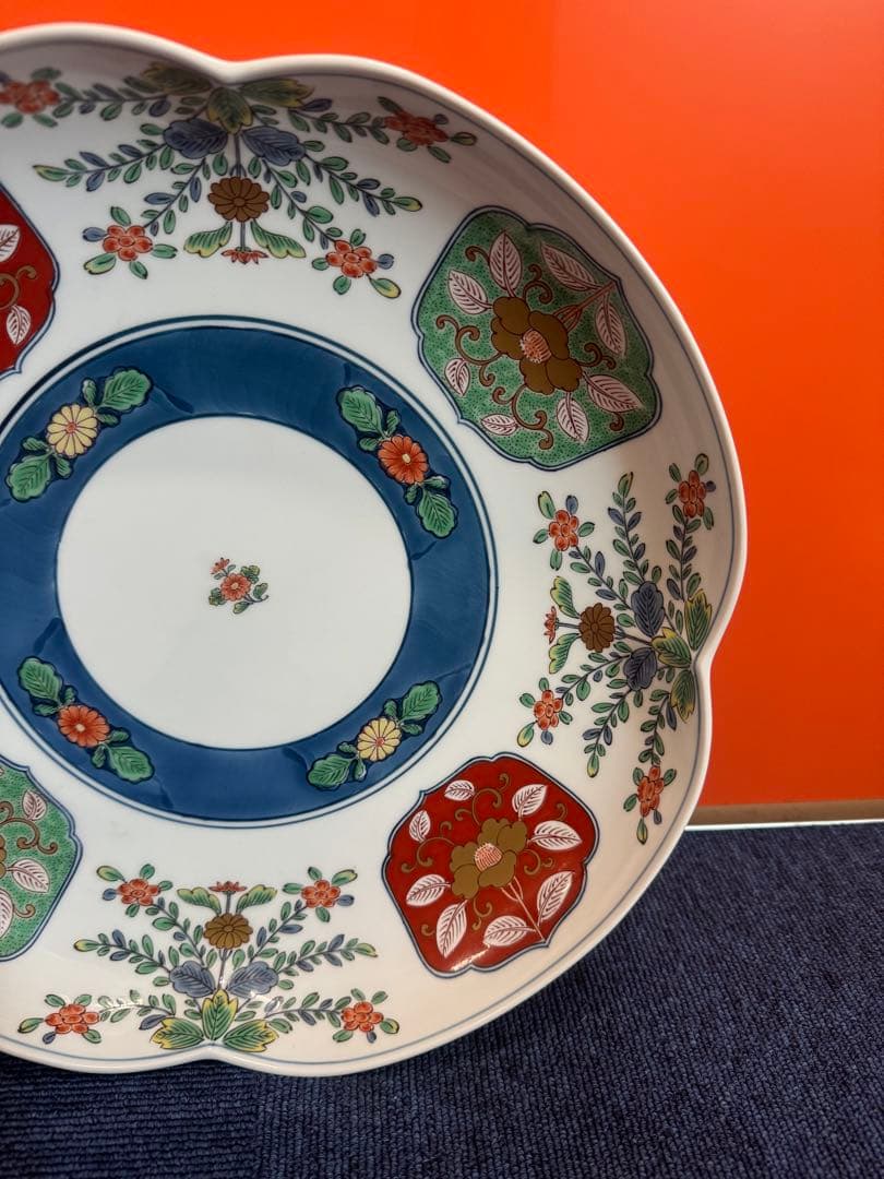 1594 有田焼　其泉窯　染錦四方木甲章花文　大皿　31cm