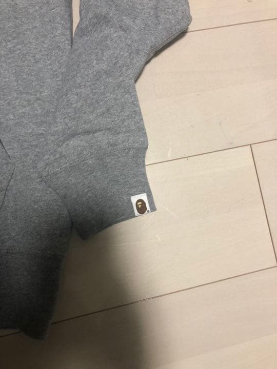 A BATHING APE ワンポイントプルパーカー　サイズS