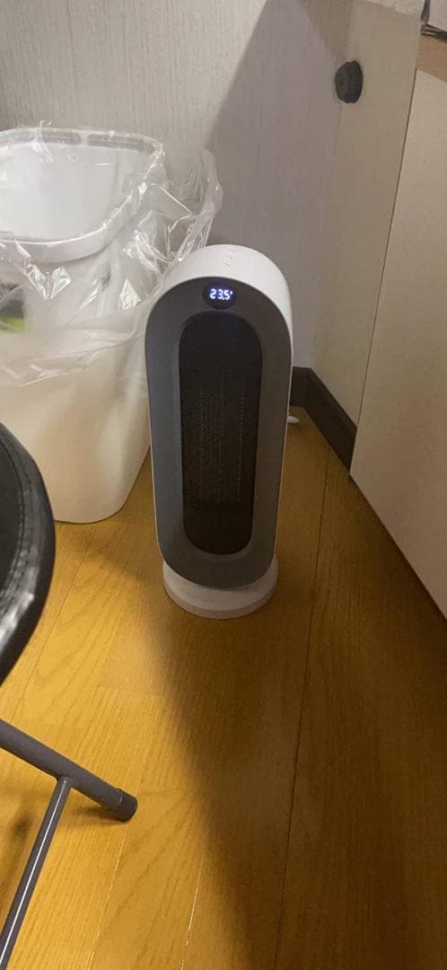 細やかな温度調整が可能な速暖セラミックヒーター リモコン付き仕様