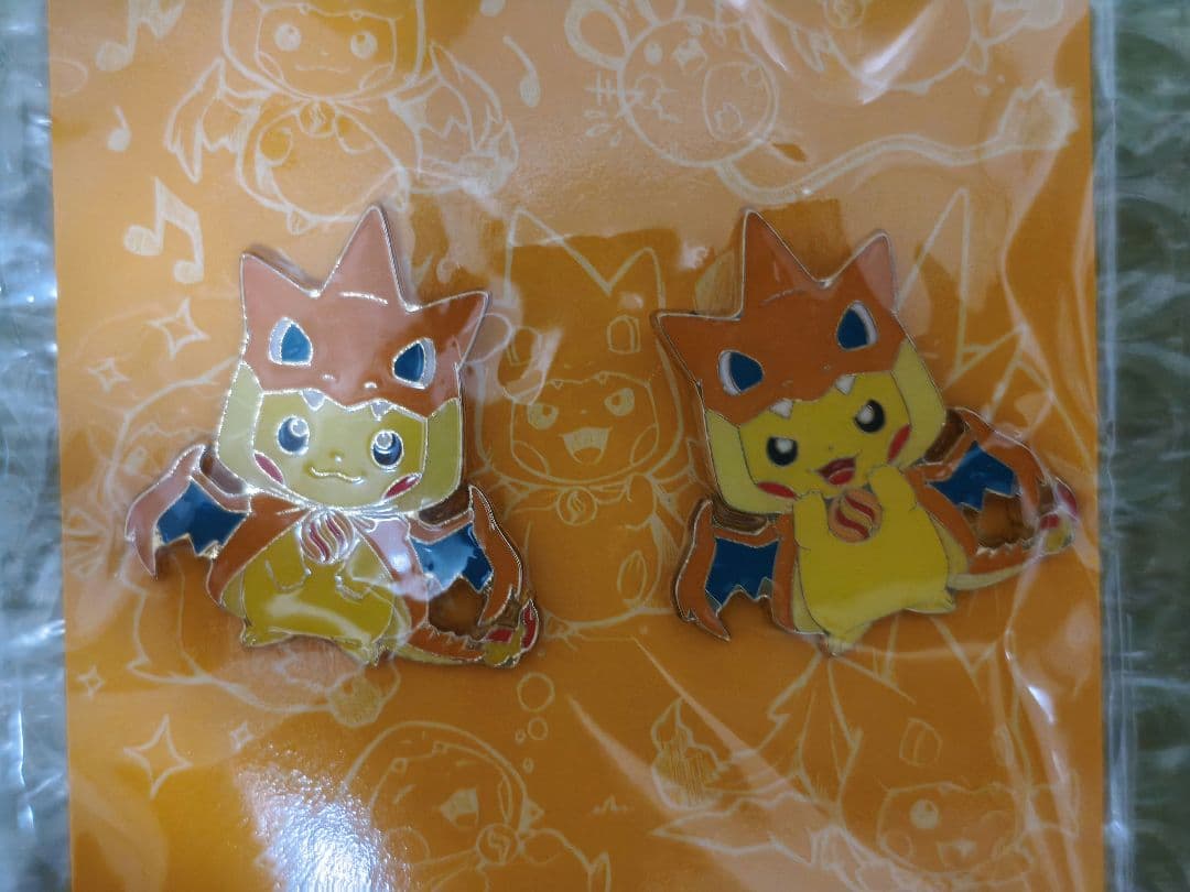ポケモンセンターメガトウキョーのピカチュウ ピンズセット チャームセット