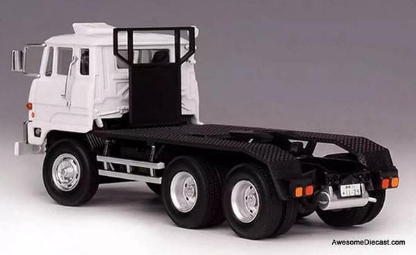 DD Model 1/64 三菱 ふそう FV トランスポーター 1970