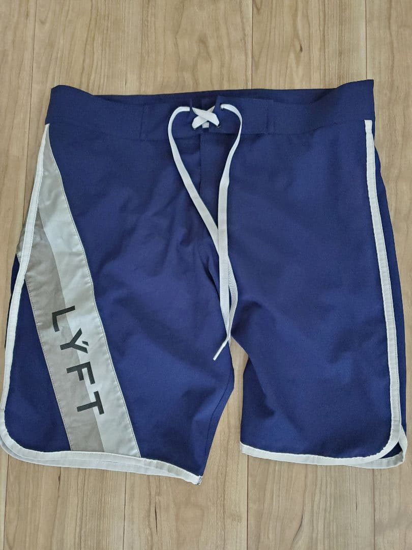 ⭐︎【公式廃盤品】⭐︎【未使用品】　LYFT リフト　サーフパンツ　L