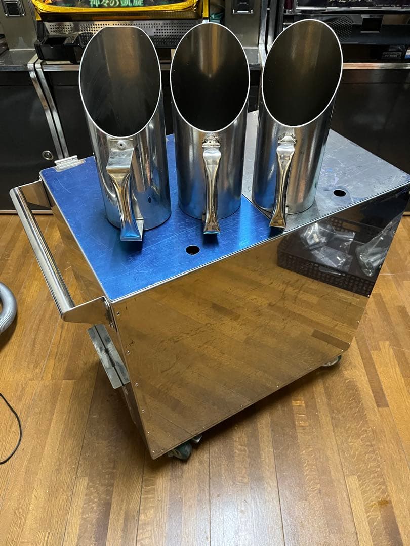 【専用出品】メダルタンク(メダルストッカー)とメダルジョッキ3個セット　送料込み